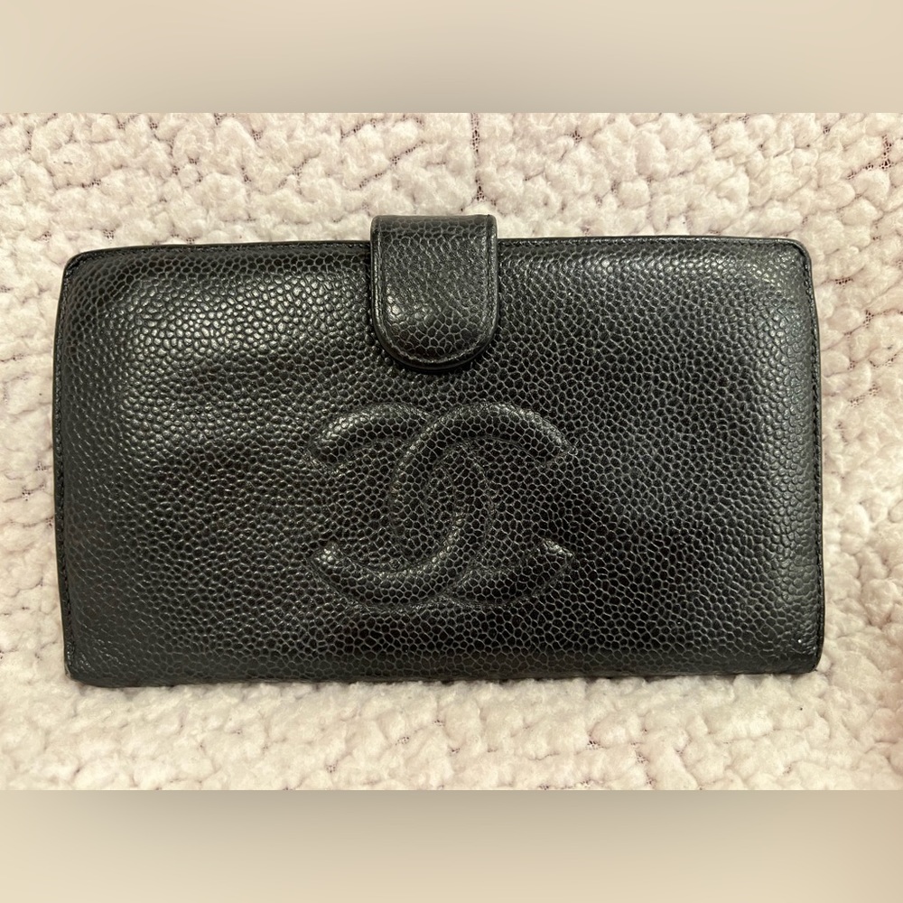Chanel Black Caviar Leather CC Logo Bifold Wallet